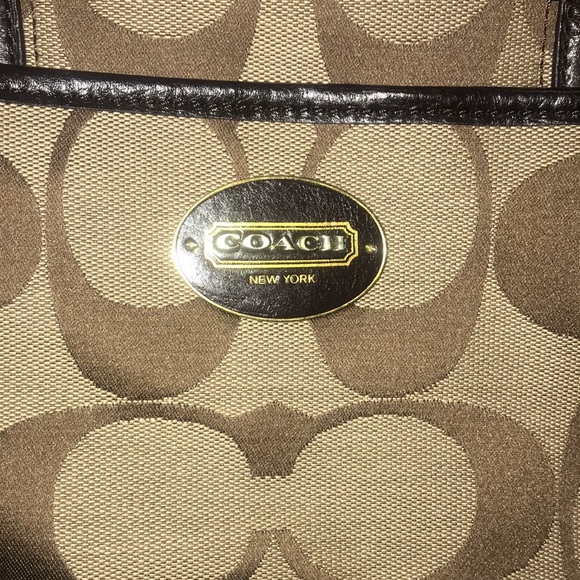 Coach Tote w/ Wallet - Picture 13 of 16